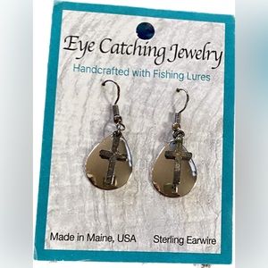 Cross / teardrop shaped earrings